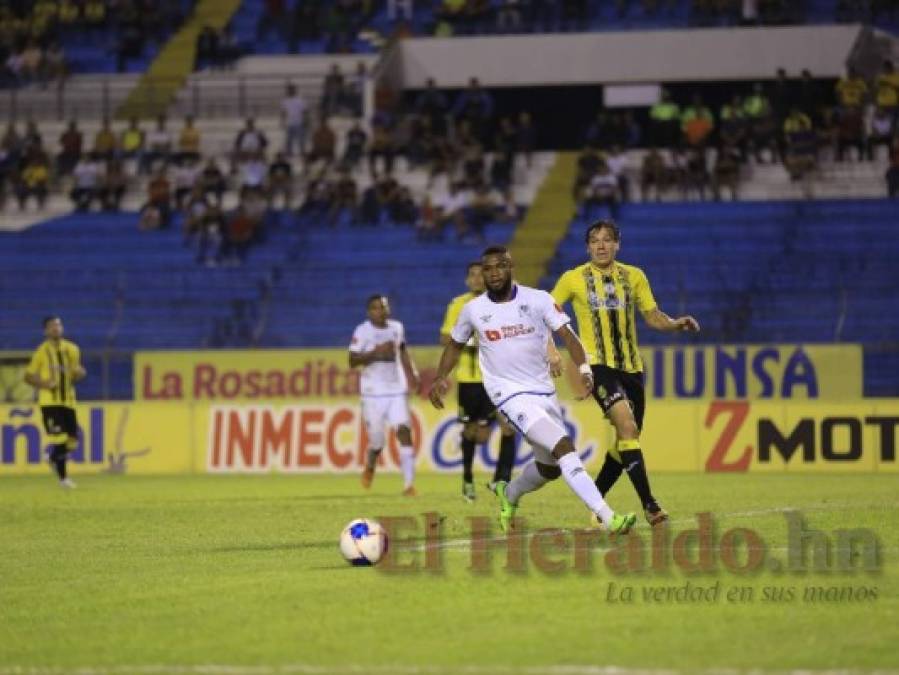 El enfado de Troglio, la celebración de Rony y el show de la Ultra: Las fotos después del Real España vs Olimpia