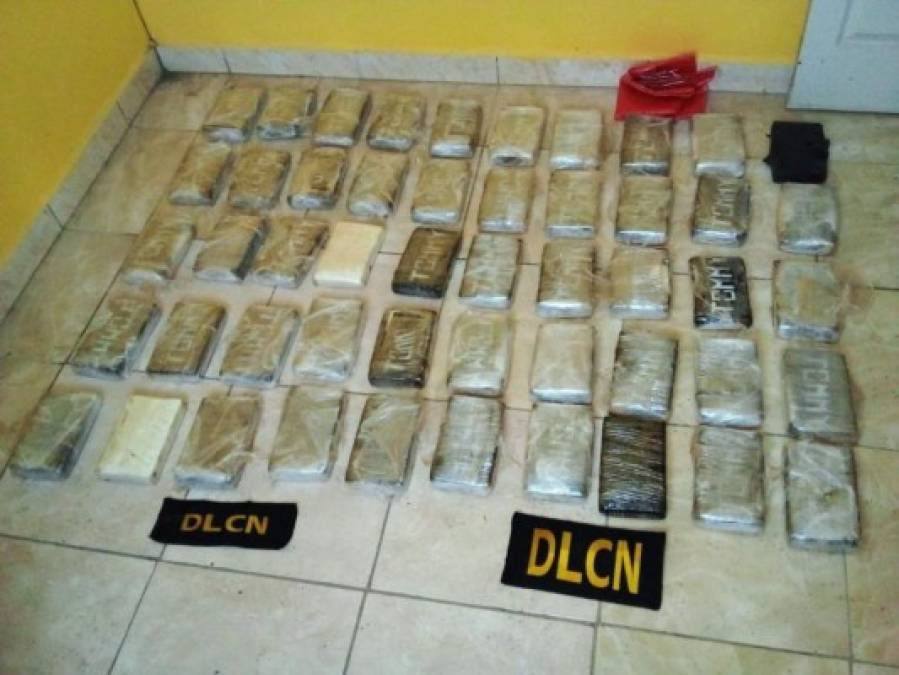 Así fue la captura de seis agentes de la DPI con droga y dinero en Tocoa (FOTOS)