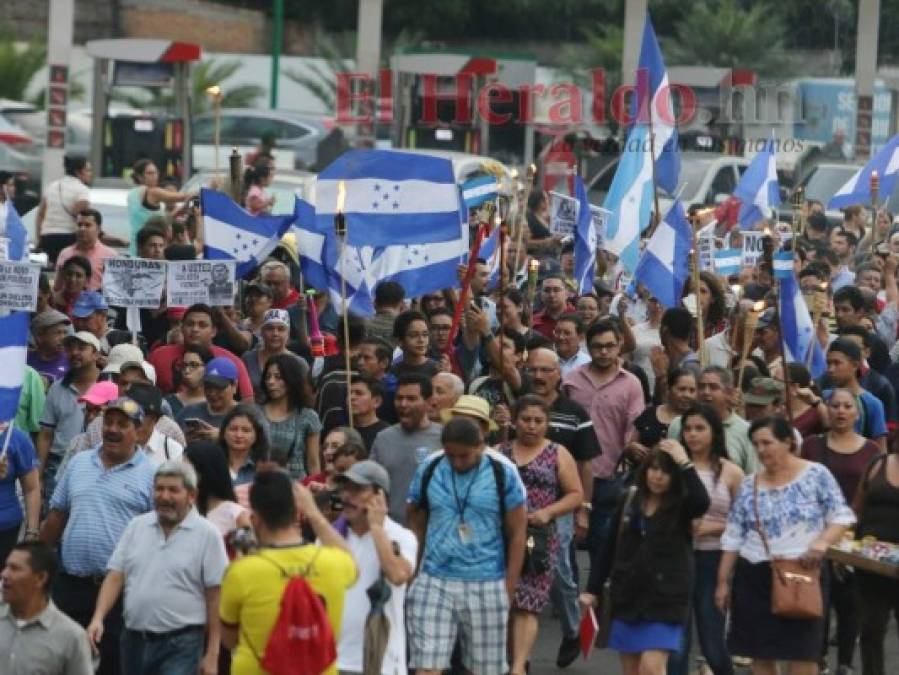 Las imágenes de la Marcha de las Antorchas en la capital de Honduras