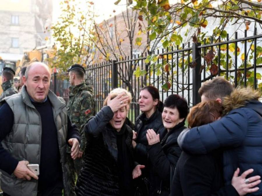 FOTOS: Desesperación y desconsuelo tras terremoto que dejó 16 muertos en Albania