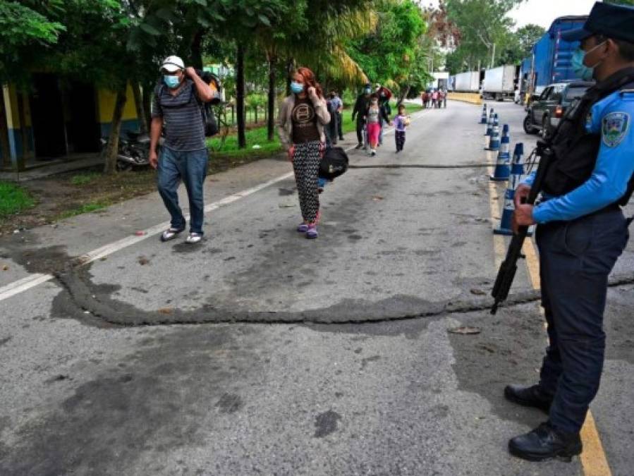 Frío, hambre y riesgos de contraer covid-19: calvario de la caravana migrante (FOTOS)