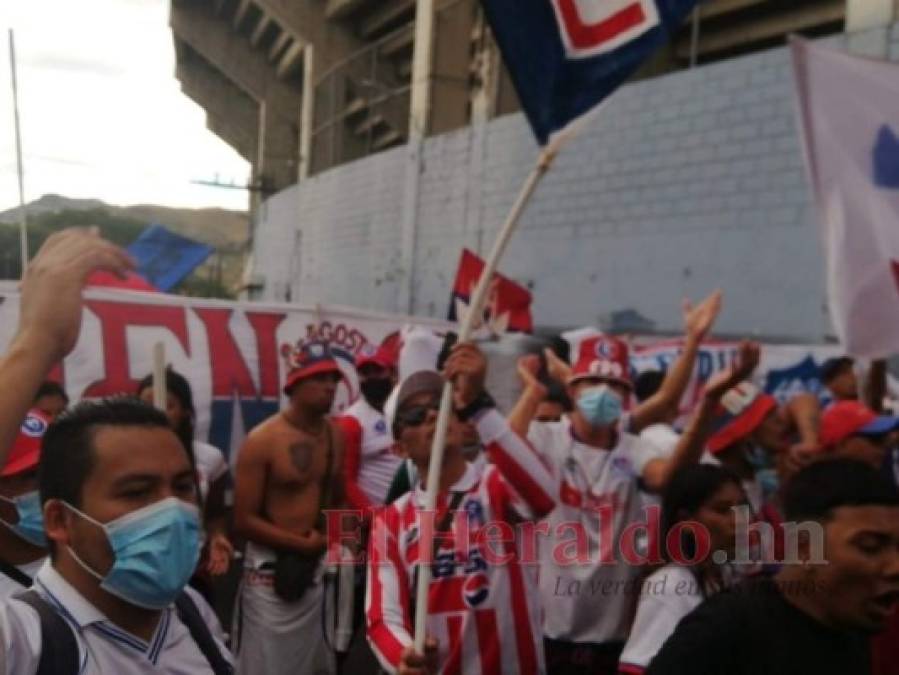 FOTOS: El carnaval de la Ultra Fiel a las afueras del Estadio Nacional