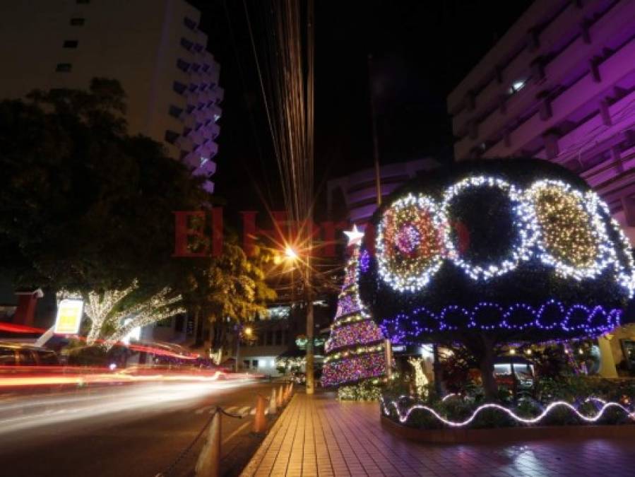 Fotos: Destellos de Navidad ya se aprecian en los parques de la capital de Honduras