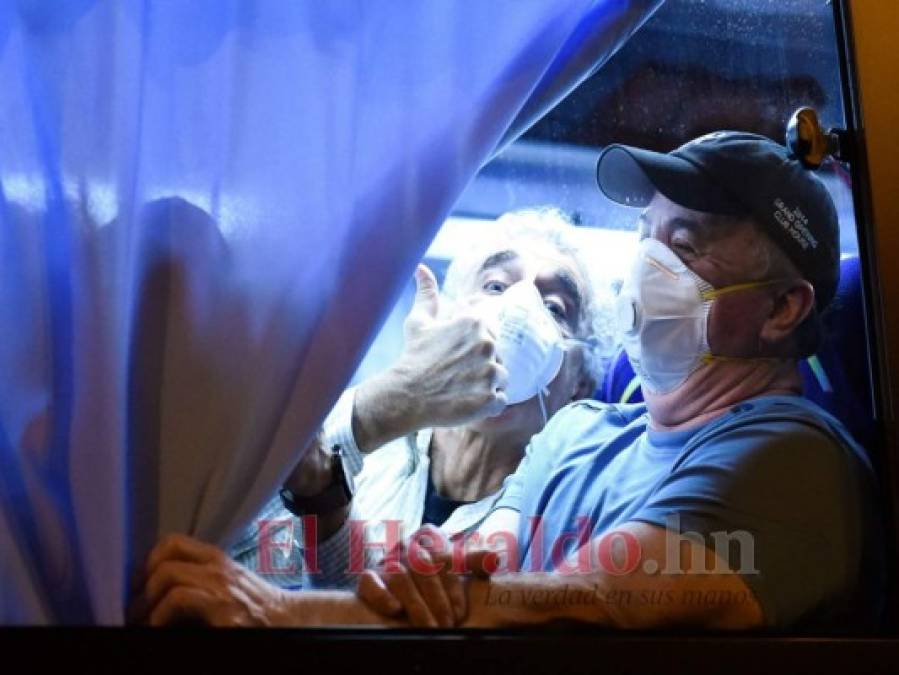 FOTOS: Así fue la evacuación de los estadounidenses confinados en crucero por coronavirus