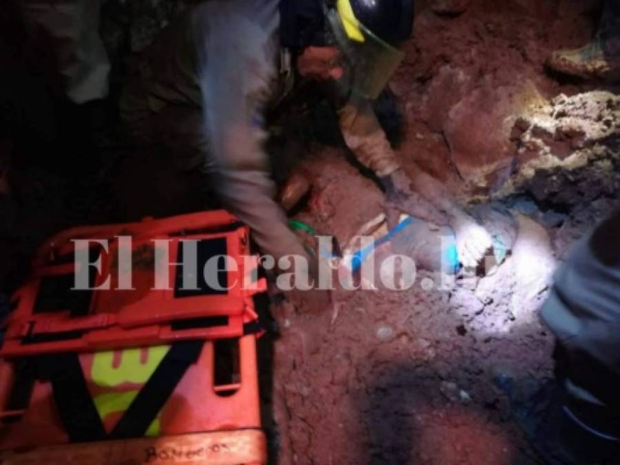 Fotos del dramático rescate de personas soterradas en la colonia Los Llanos de la capital