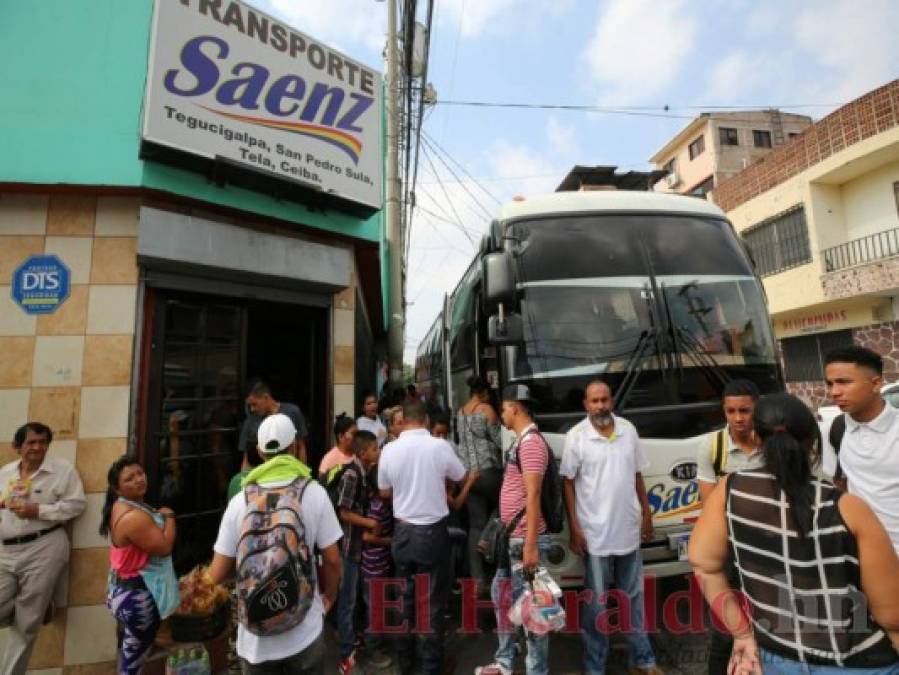 ¡Abarrotadas! Así lucen las terminales de buses por el éxodo de veraneantes