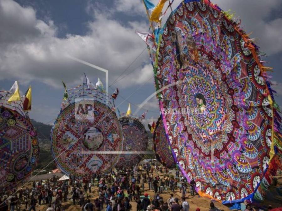 La inusual forma como celebran Día de Muertos en Guatemala