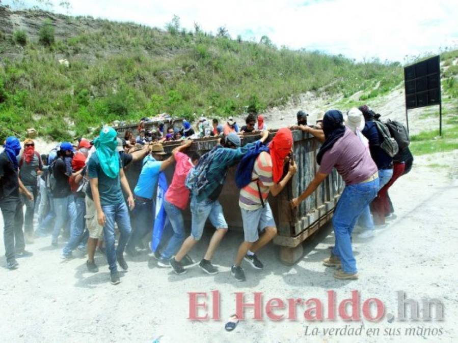 Las 10 imágenes más impactantes de los disturbios que se registraron este jueves en la capital de Honduras