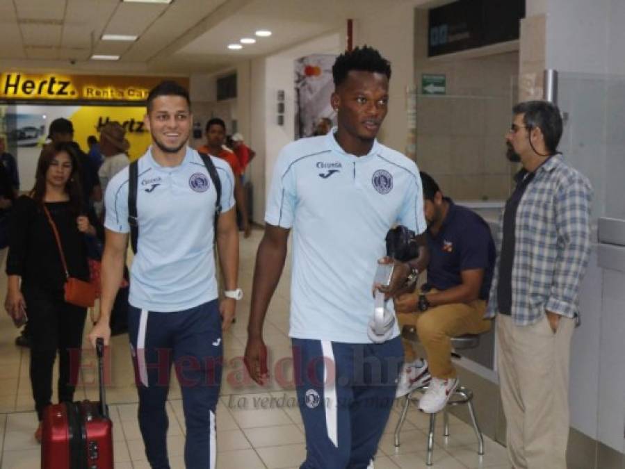 FOTOS: Entre abrazos y selfies, así viajó Motagua a Costa Rica para la final ante Saprissa