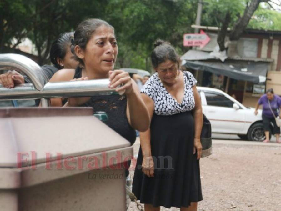 Luto y dolor: retiran cuerpos de mujer embarazada y niño asesinados en masacre de El Guanacaste