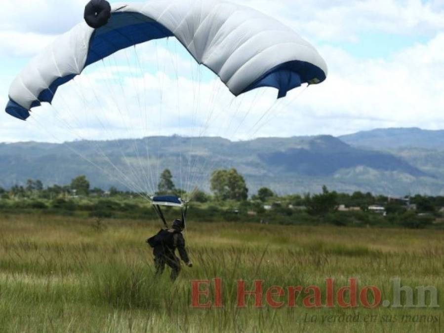 Paracaidismo conquistará las fiestas patrias del 15 de septiembre (FOTOS)