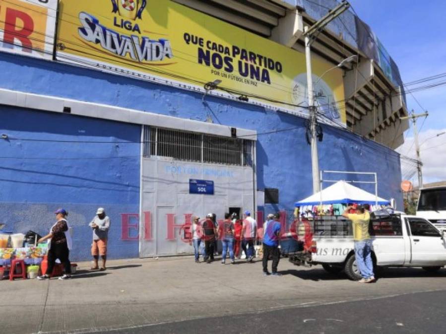 FOTOS: El ambientazo que reina previo al duelo Olimpia-Marathón