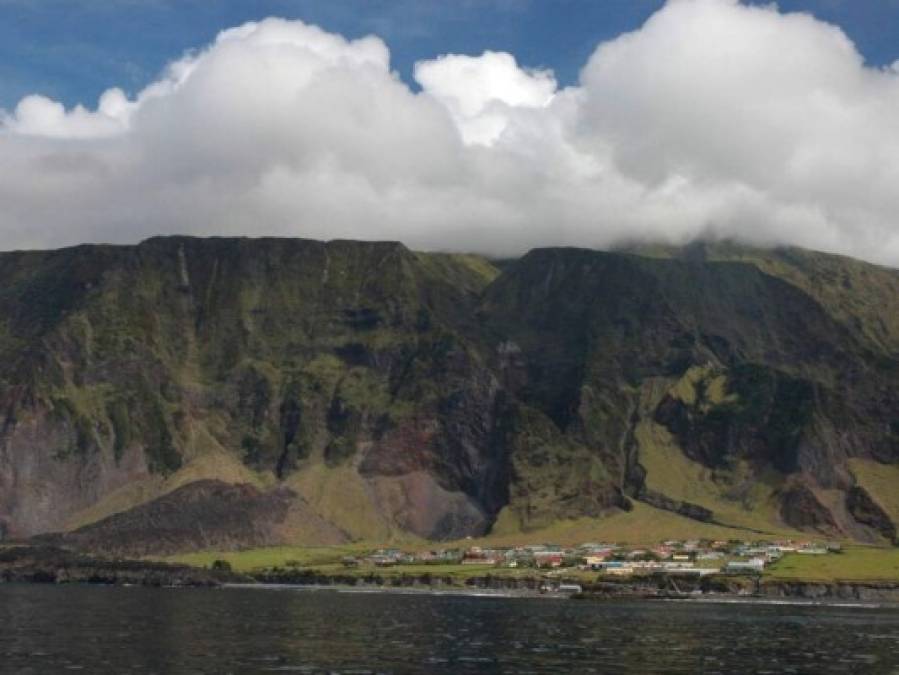 FOTOS: Conozca la 'isla más remota' de la Tierra, ahora santuario de vida marina