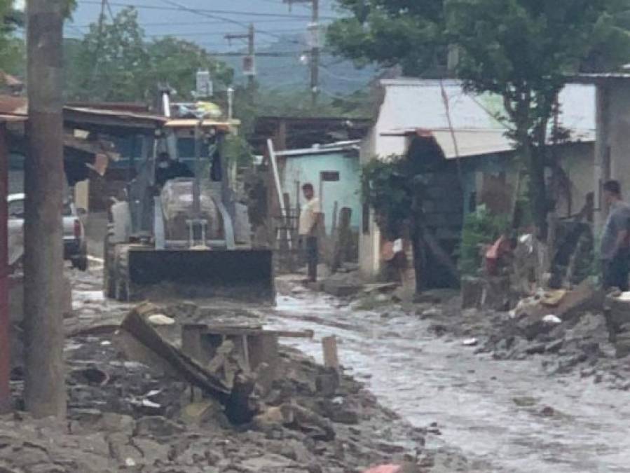 Escenas desesperantes: Continúan labores para rescatar zonas devastadas por tormentas Eta y Iota