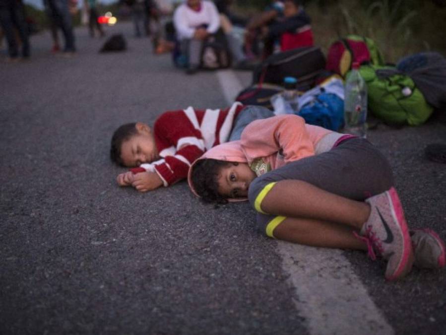 FOTOS: Ellos son los niños hondureños de la caravana migrante que buscan llegar a Estados Unidos