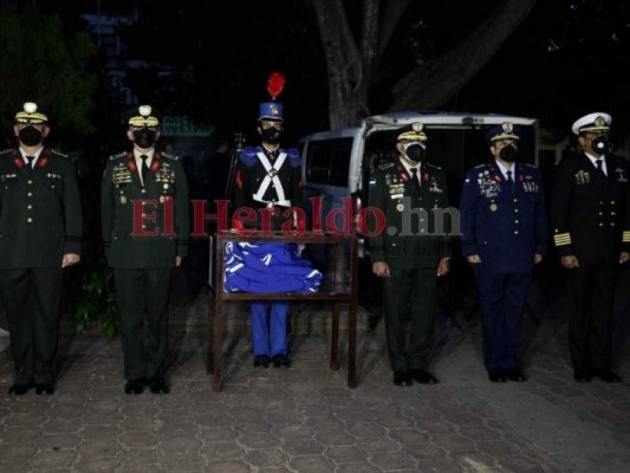 Solemnidad y patriotismo en el inicio de fiestas Patrias en Honduras (FOTOS)
