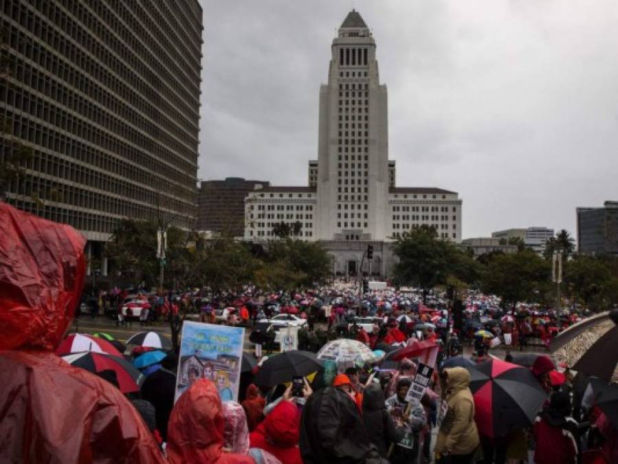 La imágenes que dejó la masiva huelga de maestros en Los Ángeles, la primera en 30 años