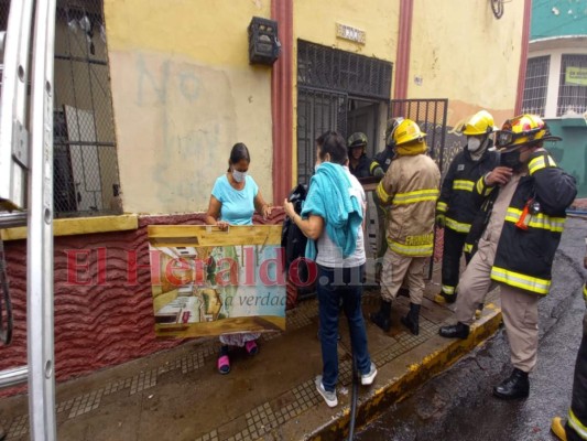 Incendio casi destruye por completo histórico inmueble de la avenida Cervantes (FOTOS)