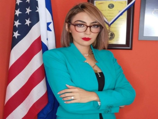 Alexa Solórzano, la abogada que integra la comisión de transición municipal de San Pedro Sula