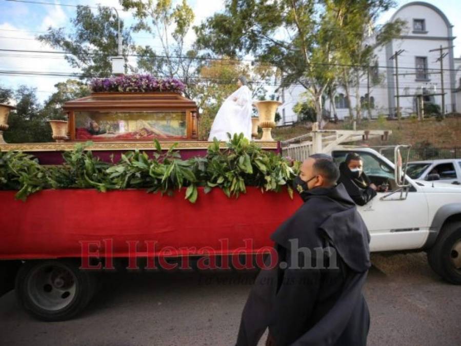 FOTOS: Así fue el recorrido del Santo Entierro de Jesús