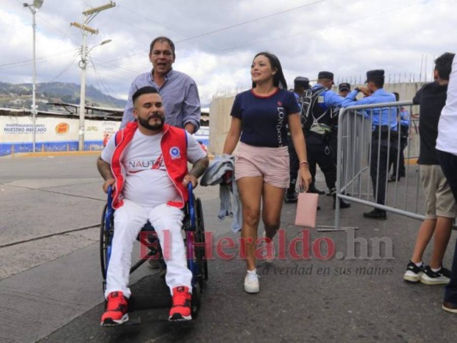 FOTOS: El ambientazo que reina previo al duelo Olimpia-Marathón