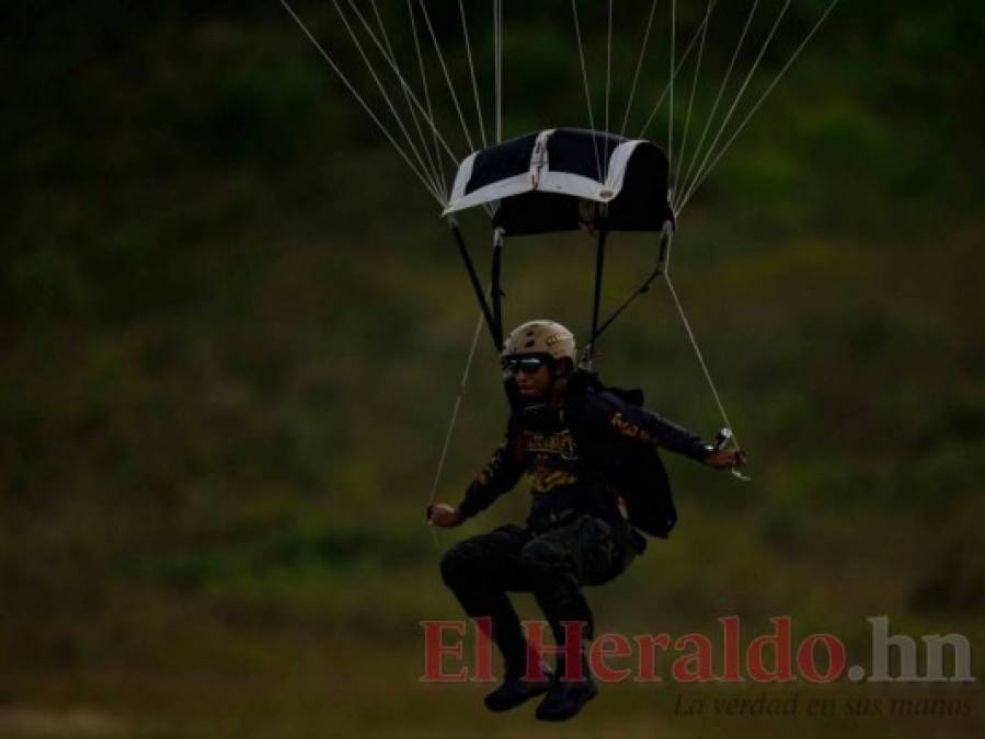 Paracaidismo conquistará las fiestas patrias del 15 de septiembre (FOTOS)