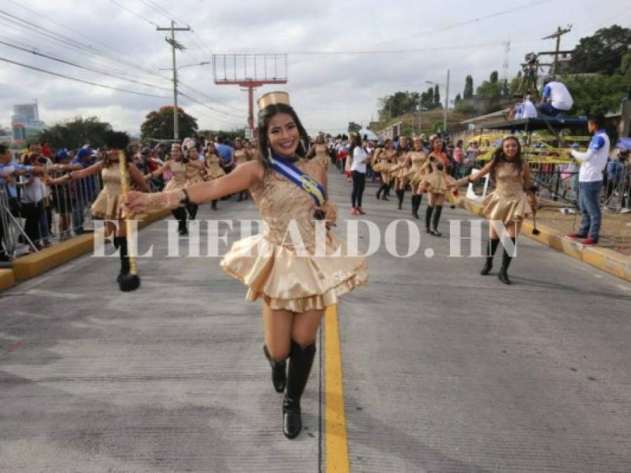 Los cuadros de palillonas que roban suspiros en los desfiles del 15 de septiembre