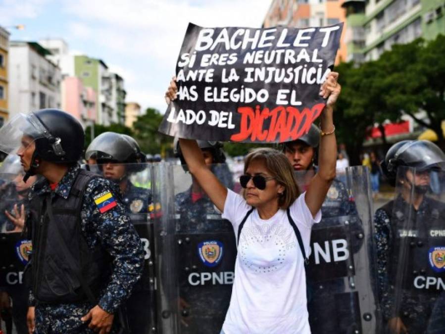 FOTOS: Las marchas de la oposición y el chavismo en Venezuela tras el apagón masivo