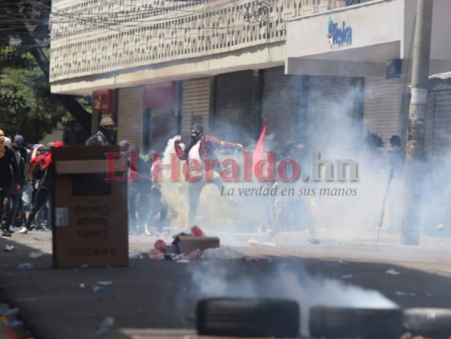 Protesta de la Plataforma concluye en enfrentamiento con la Policía