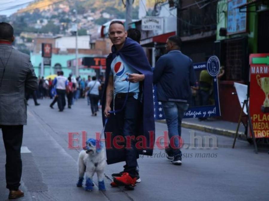 Mascotas y máscaras, las fotos más curiosas de la final Motagua-Saprissa