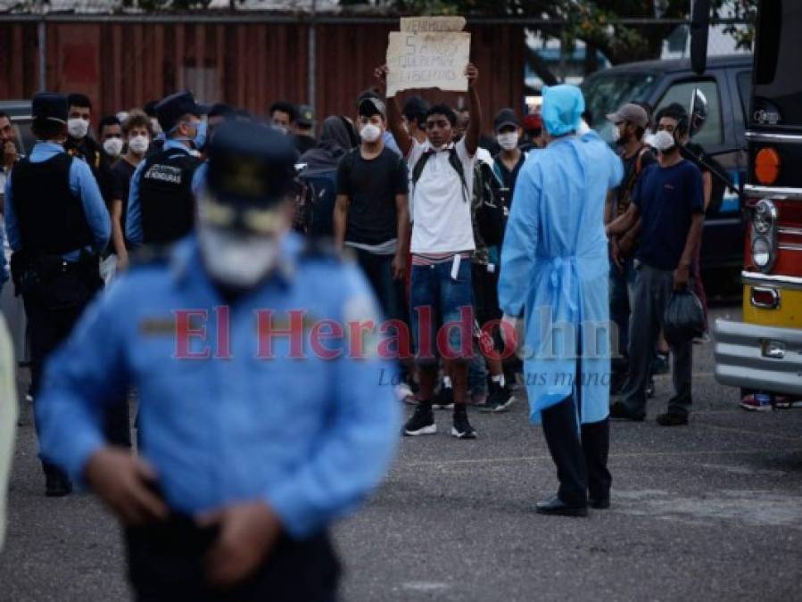 FOTOS: Para evitar Covid-19, hondureños deportados fueron aislados