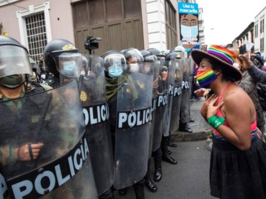FOTOS: Sigue el ambiente tenso en Perú contra nombramiento de Manuel Merino