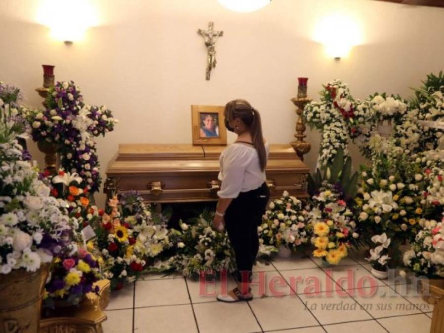 'Nos deja un legado de servicio': así despiden a Yolanda Chávez (FOTOS)