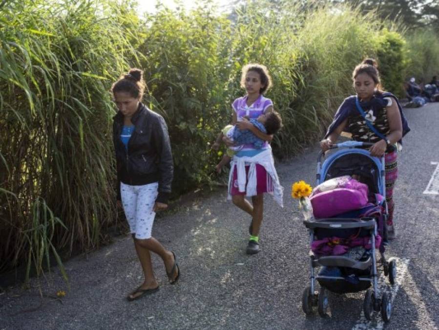 FOTOS: Ellos son los niños hondureños de la caravana migrante que buscan llegar a Estados Unidos