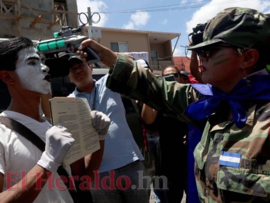 FOTOS: Impactantes imágenes captadas durante manifestación de la Plataforma de Salud y Educación en la capital de Honduras