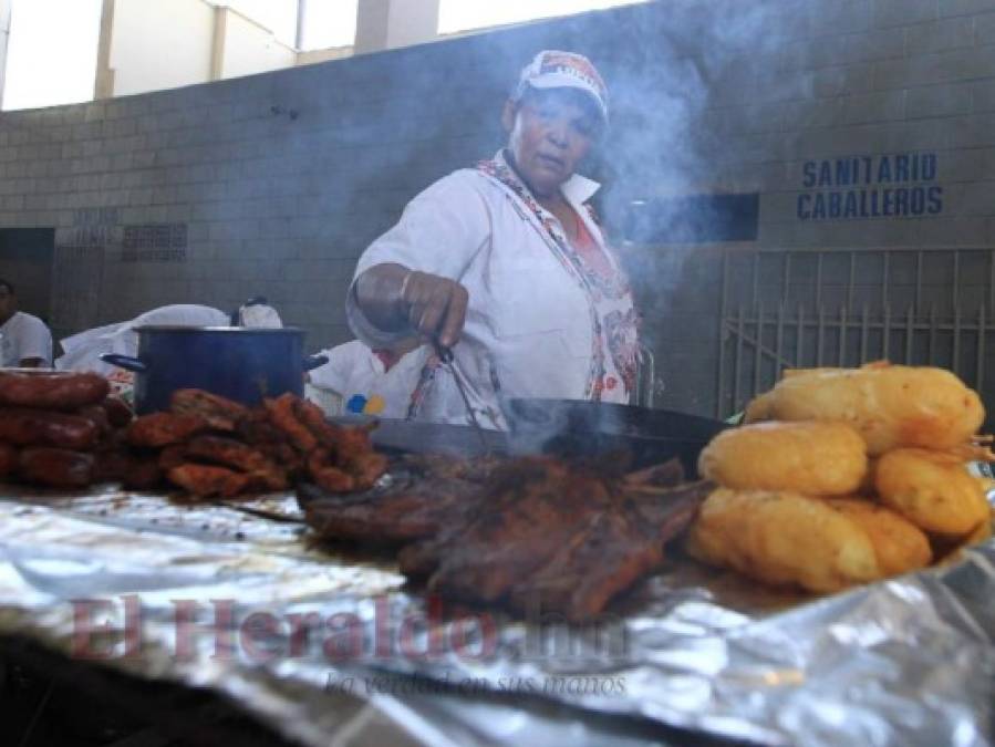 Rica comida, despliegue policial y euforia por la H: Ambiente en el Nacional