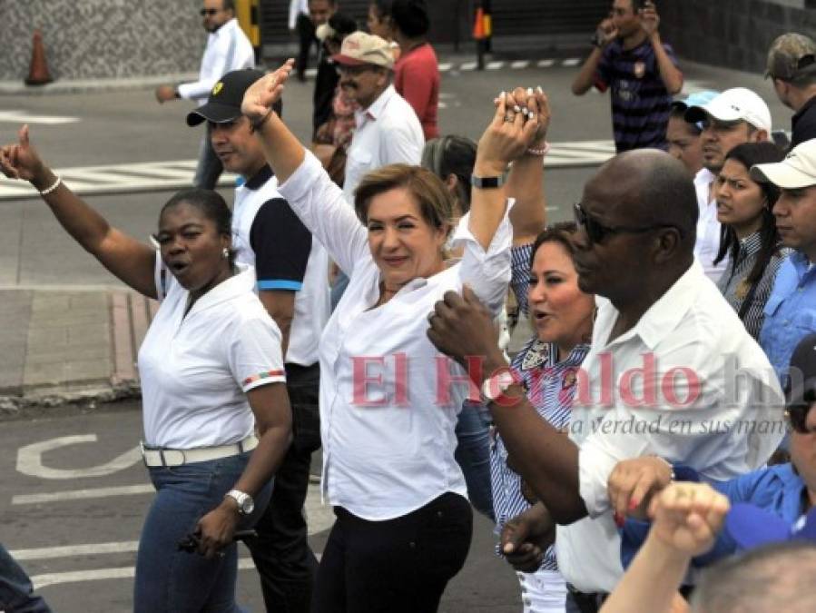 FOTOS: Así fue la nutrida marcha en apoyo a Juan Orlando Hernández
