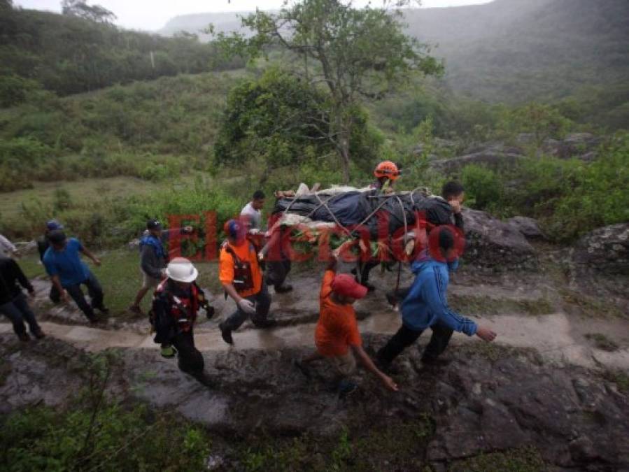 Las dramáticas imágenes del rescate de la primera víctima de las lluvias en Honduras