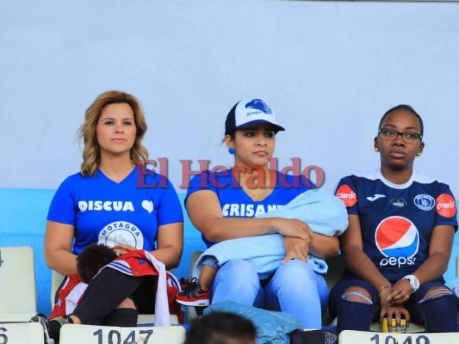 FOTOS: Las bellezas capitalinas que llegaron al estadio Nacional a disfrutar del Olimpia vs Motagua