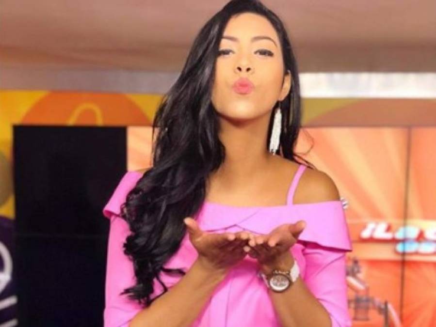 Gabriela Salazar, la nueva contratación de Televicentro que arranca suspiros con sus sexys fotos en traje de baño