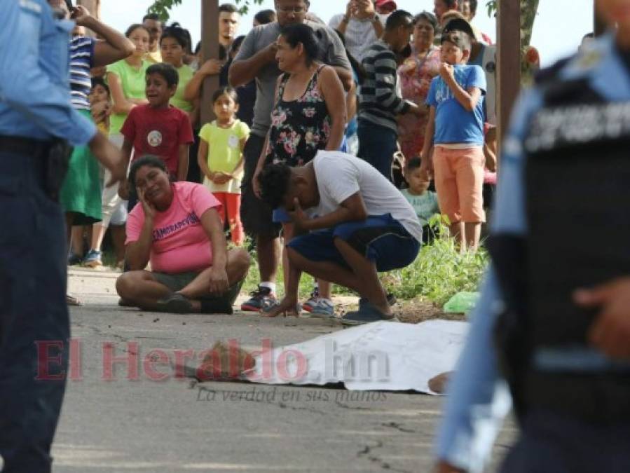 FOTOS: La escena de llanto y dolor que dejó el crimen contra cobrador y su esposa en aldea El Tablón de Tegucigalpa