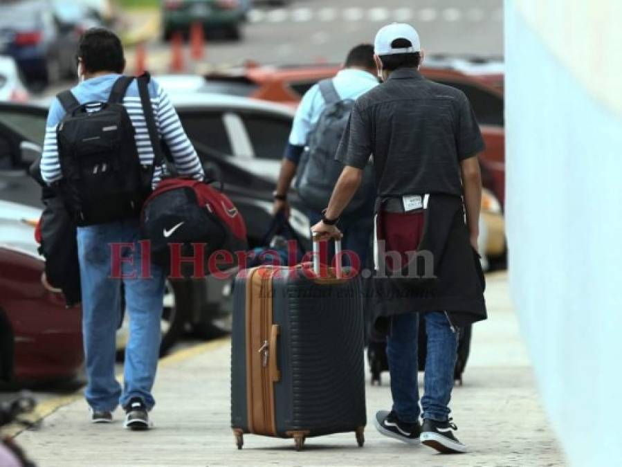 Fotos: Así fue el regreso de Wilson Berríos a Honduras tras cirugías en su rostro