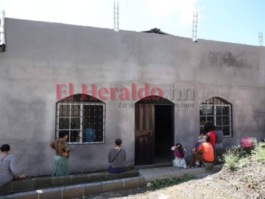 Dolor, llanto y luto en velorio de mujer que murió soterrada en colonia Mary de Flores