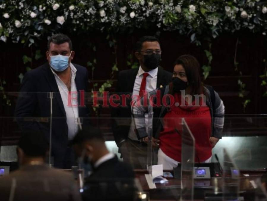 Caras nuevas y momentos de selfies, así se vivió víspera de primera legislatura en el hemiciclo (FOTOS)