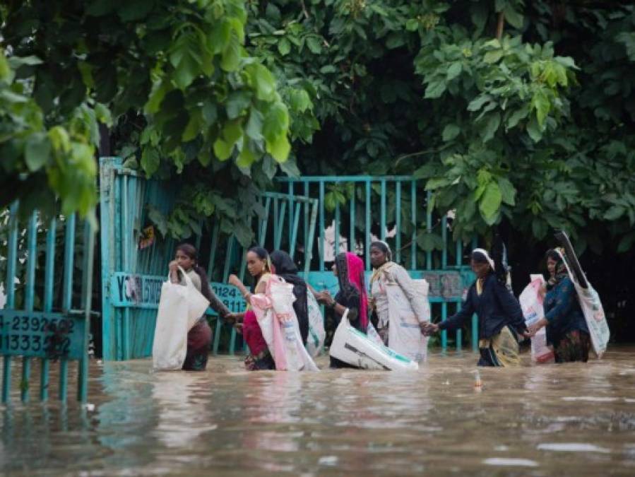 Muertos, inundaciones y damnificados por lluvias en el sur de Asia (FOTOS)