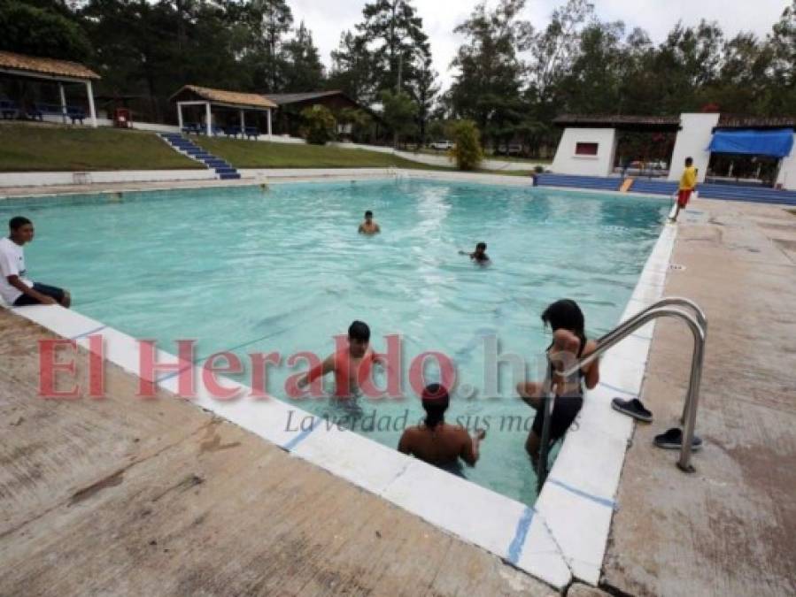 En familia y sofocando el calor: Así disfrutan los capitalinos del Feriado Morazánico