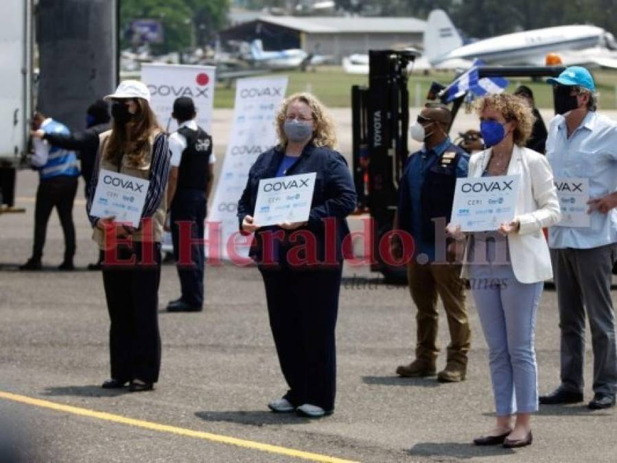 Así fue el arribo de 189,600 vacunas de AstraZeneca a Honduras (FOTOS)