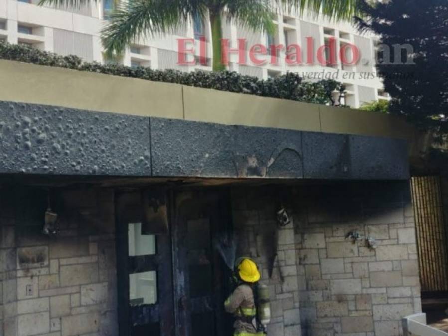 FOTOS: Así quedó la Embajada de Estados Unidos en Honduras tras ser quemada