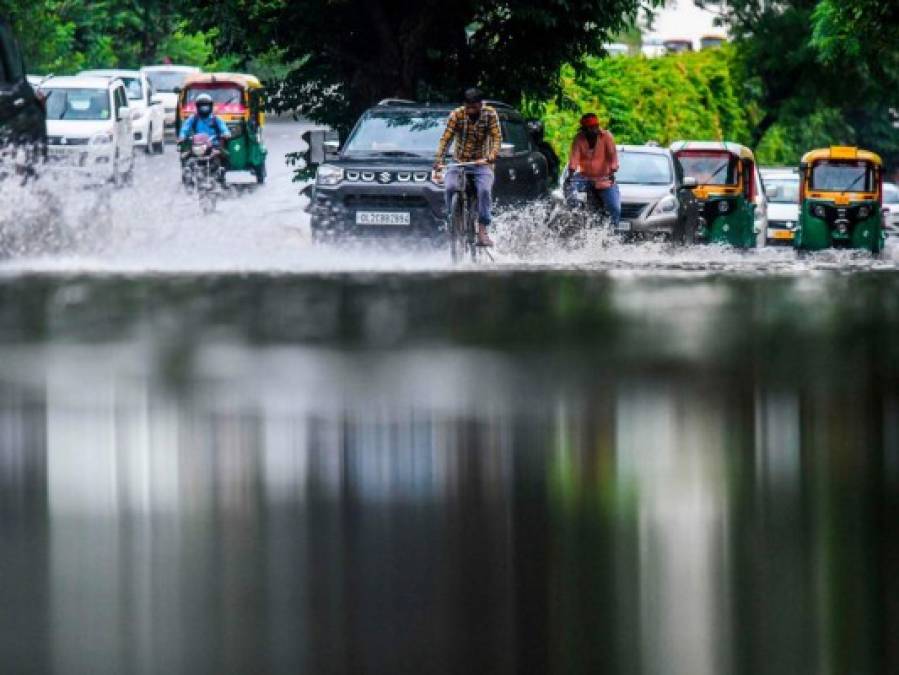 Muertos, inundaciones y damnificados por lluvias en el sur de Asia (FOTOS)