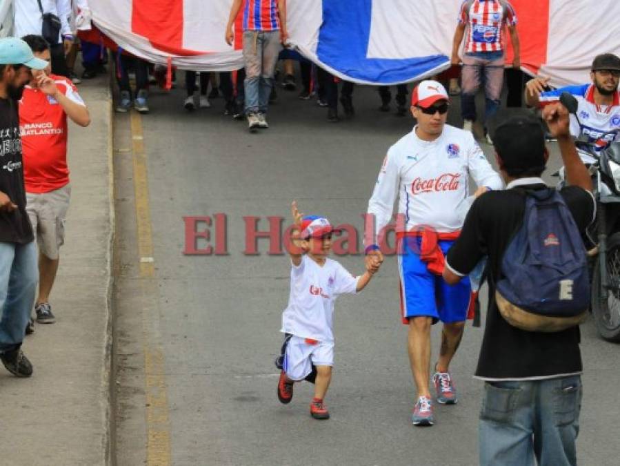 Las mejores fotos del ambiente afuera del estadio Nacional previo al clásico Olimpia vs Motagua